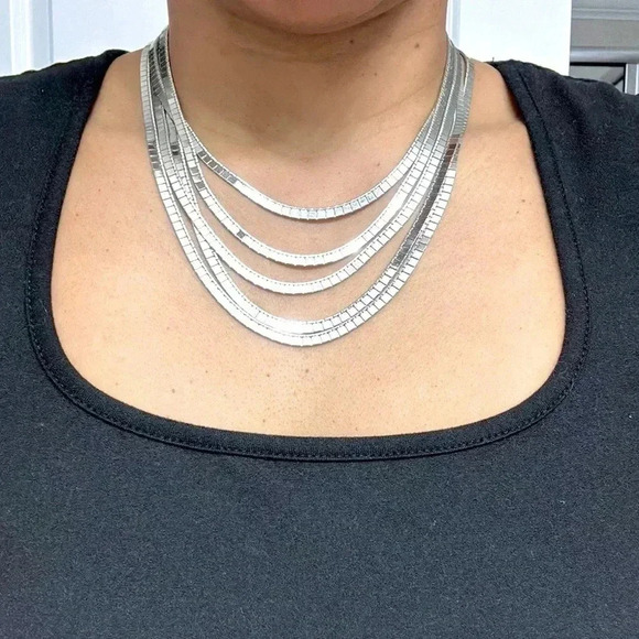 ⭐️STUNNING VINTAGE SILVER NECKLACE WITH MULTIPLE CHAINS IN ONE⭐️ - Picture 1 of 2